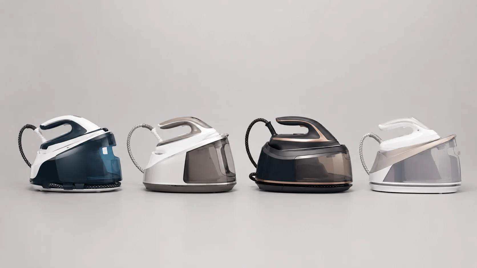 Plusieurs centrales vapeur de gammes différentes présentées sur fond gris clair