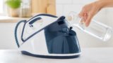 Quelle eau mettre dans une centrale vapeur Calor ? Le guide pour éviter calcaire, traces et pannes